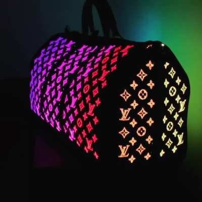 Retail video: LOUIS VUITTON light up keepall - &euro;18,500