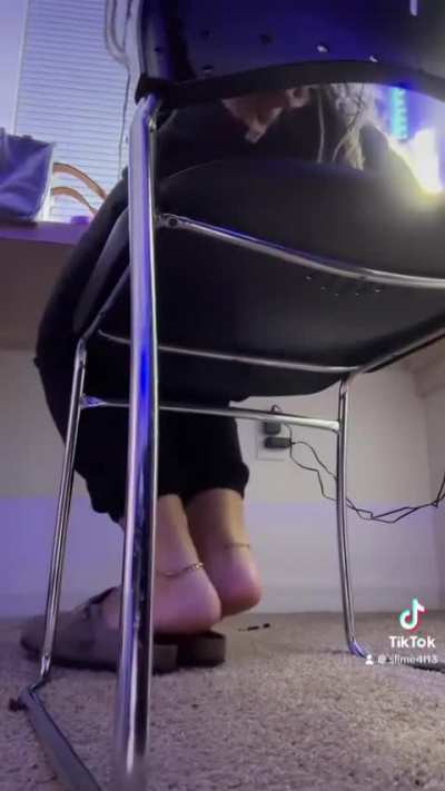 Pretty feet with ankles 
