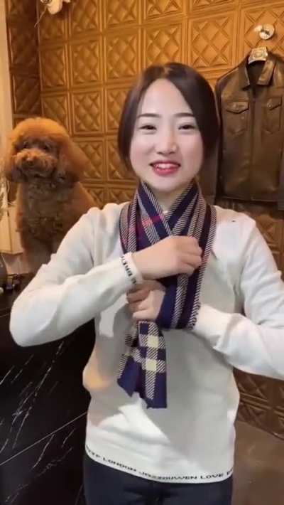 How to tie a scarf