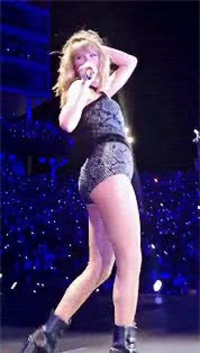need to be between her sexy thighs
