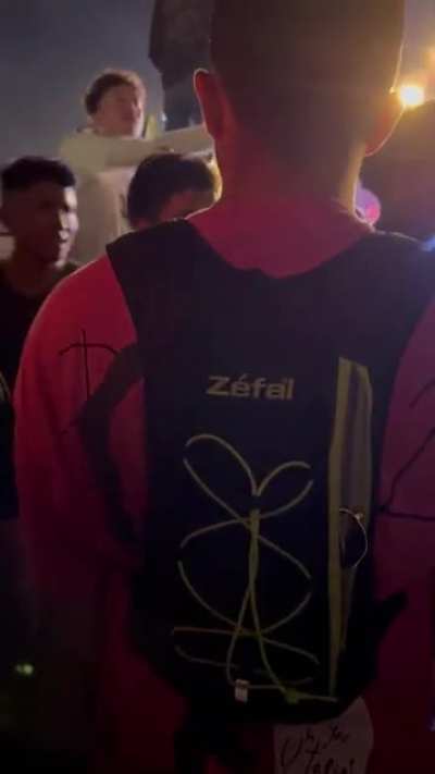 Someone tries to get crew&rsquo;s attention to help, crowd calls him a bitch and tells him to &ldquo;calm down&rdquo; Absolutely horrible