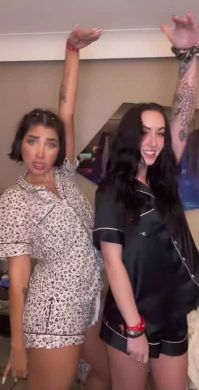 Two hotties!
