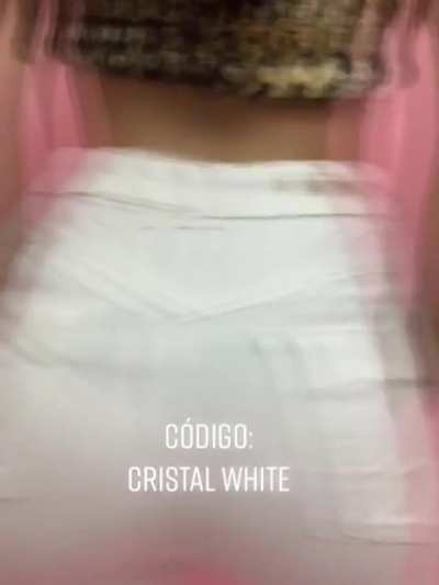Quien oaea hablar de ese culazo hermoso en privado? Escr&iacute;banme