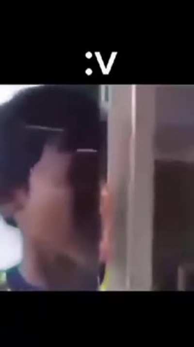 :v