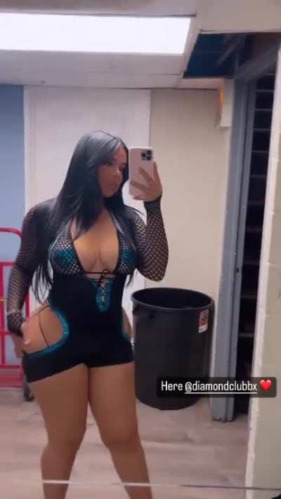 nycmyra 💙🍑