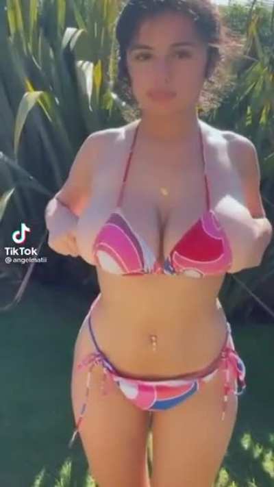 Spilling out! 😳