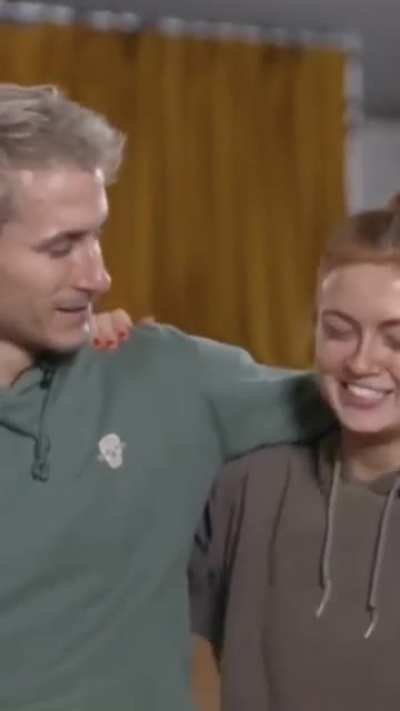 Pause it to see her pussy and asshole!