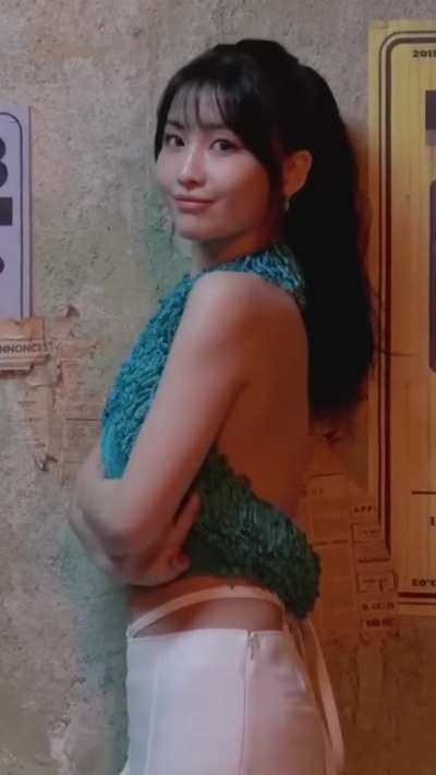 Momo says hi