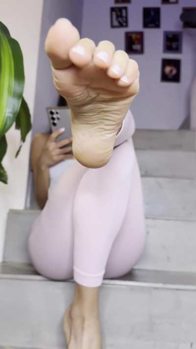 You dream about my toes wrapping around your weak little mind, don&rsquo;t you?
