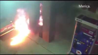 Man tries to kill spider with lighter he ends up lighting his car on fire😂
