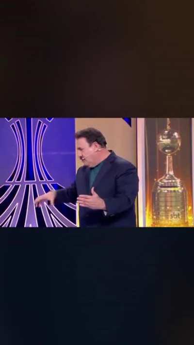 Em setembro vai estar tudo normal... Setembro: Ratinho comentando futebol.