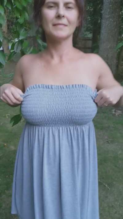 38y mom boob drop..with a smolder ;)