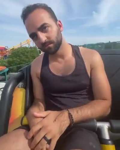 💯"Air force pilot" on vacation is unfazed by this amusement park ride💯