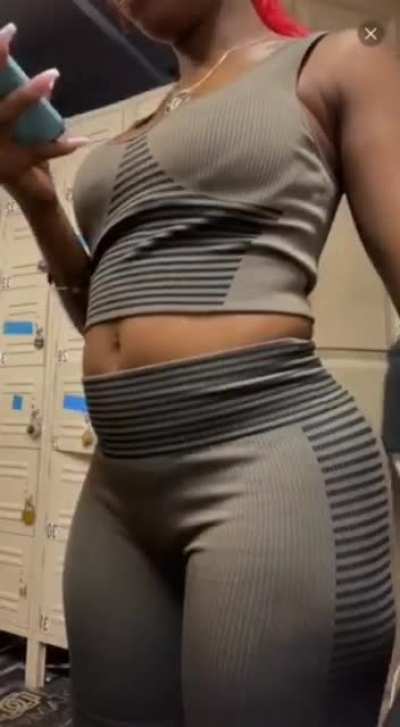 Locker room Live