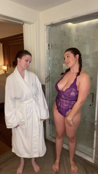Two are better 💦than one , hawwties 🍈🍈