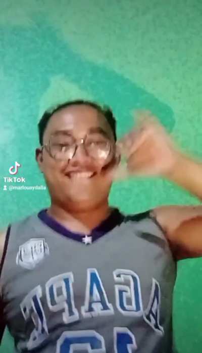 Tinitigan ko&hellip;