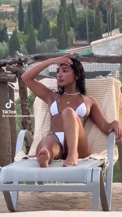 her feet are so nice