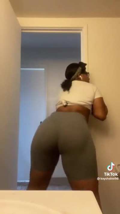 kayshalee98 thicc 🍑🍑