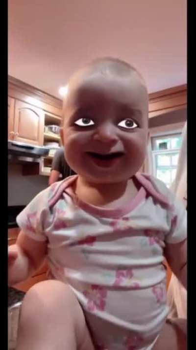 Baby&rsquo;s first selfie filter 😳🤦&zwj;♀️