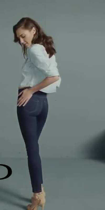 Gal Gadot showing off and rubbing her tight little ass