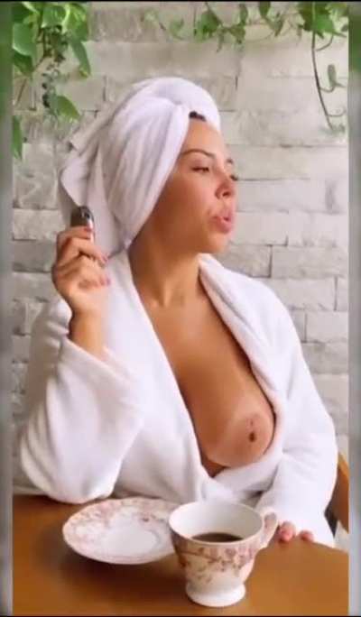 Renata Frisson (Mulher mel&atilde;o) 🤤
