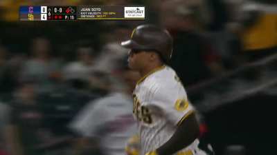 [Highlight] Juan Soto shows his oppo power is still alive and makes it 4-0 Padres