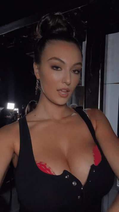 Bra peek