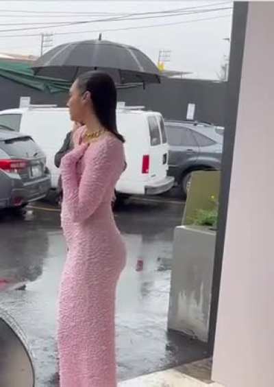 Gal behind the scenes for L&rsquo;Officiel photoshoot May 30th, 2023 