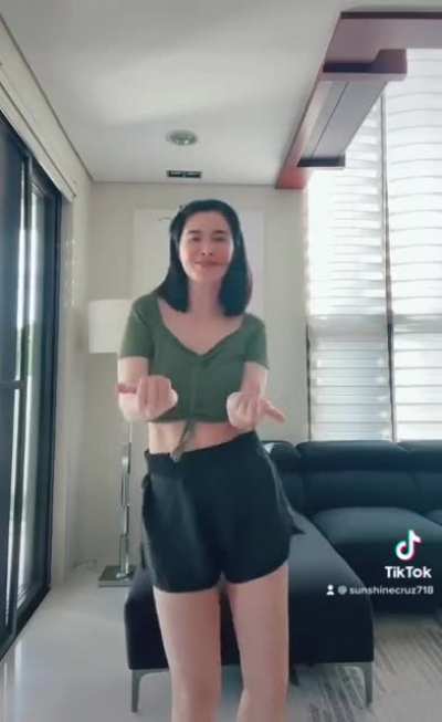 Sunshine Cruz
