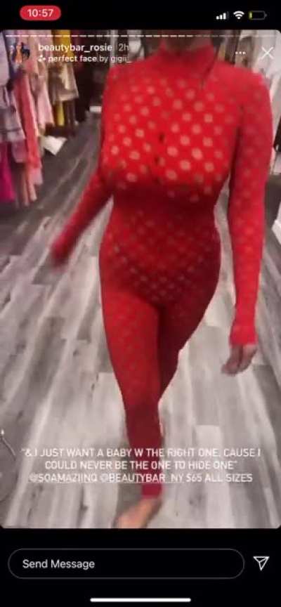 In Red 🤤😍