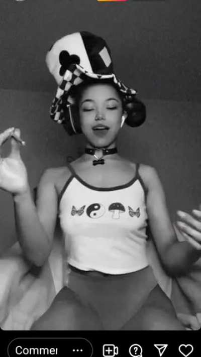 babymamadesi2.0 insta love