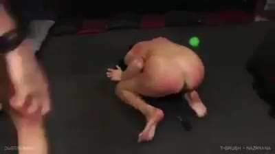 When cleaning your pubes gets misin<wbr>terpr<wbr>eted!<wbr>!!