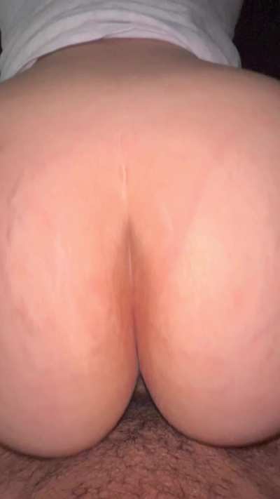 Ass so fat I can’t resist not cumming in her