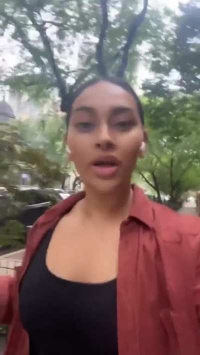 👸🏻🤳🏽
