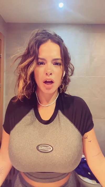 Tight t-shirt