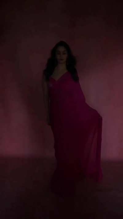 If you wanna make Alia pregnant again,Type "Make Preg Aloo" in the Comment section.