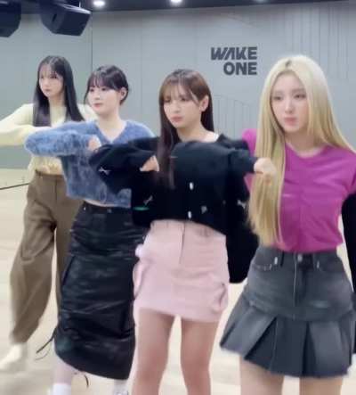 [230222] Yeseo, Yujin, Mashiro &amp;amp; Chaehyun TikTok update: TICK TOCK⏰