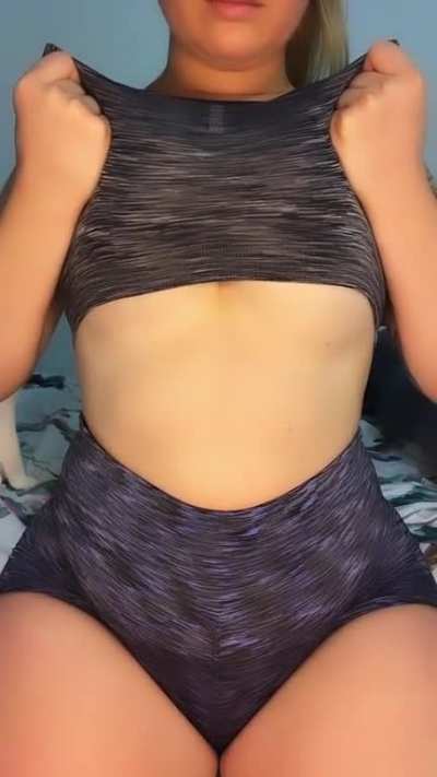Any daddy wants to breed me then feed off my milk before I&rsquo;m due?