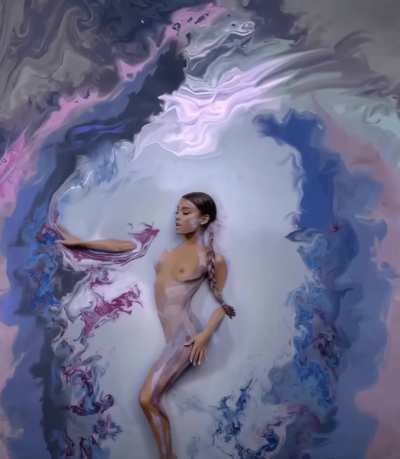 Ariana Grande - God is a woman