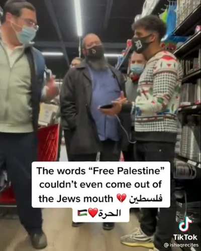Arabic guy goes around asking Jewish Americans to say &lsquo;free Palestine&rsquo; because... they&rsquo;re Jews 🤷&zwj;♂️