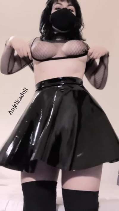 [drop] of my goth boobs :)