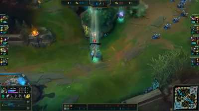My support item upgraded and saved me from Karthus R
