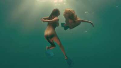 Kelly brook and Riley Steele in piranha 3d (2010)