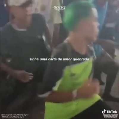 Se no meu casamento n&atilde;o tocar essa maravilha eu corto minhas amizades pela raiz ._.