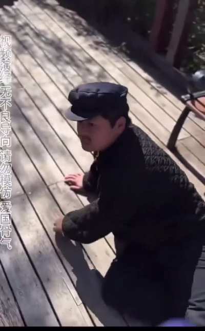 两位小英雄