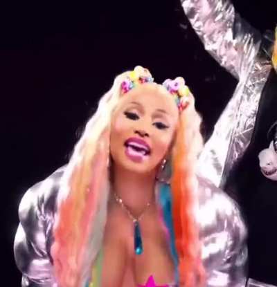 Nicki Minaj full titty clips compilation from the "Trollz" music video. Enjoy