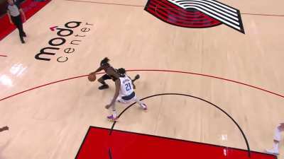 [Highlight] Jerami Grant yams it over Christian Wood (+ replay)