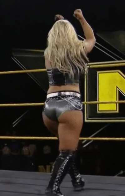 She is unbelievably thick