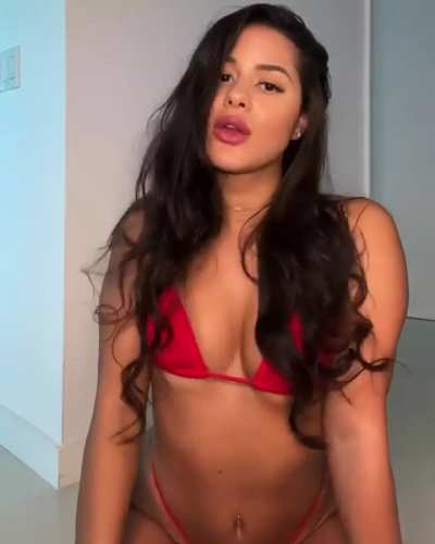 Katya Elise Henry (@katyaelisehenry)