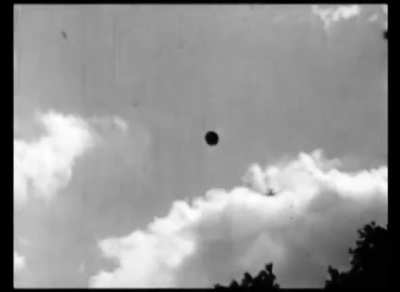 1950 News story shows the first ever UFO captured on film. 9min 30sec.